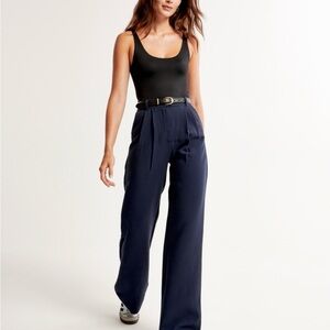 New with tags: Abercrombie Sloan Tailored Wide-Leg Navy Dress Pants for Women